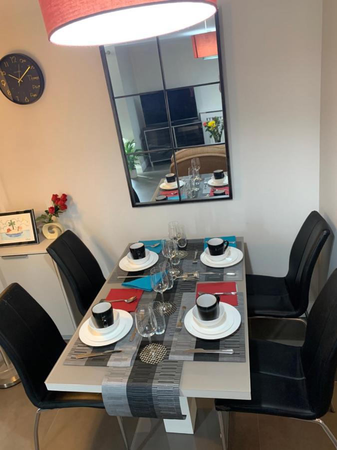 Aqua Dreams - Serviced Luxury Modern Belfast City Centre 2 Bed Apartment Eksteriør billede