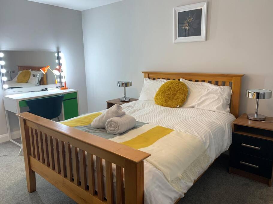 Aqua Dreams - Serviced Luxury Modern Belfast City Centre 2 Bed Apartment Eksteriør billede