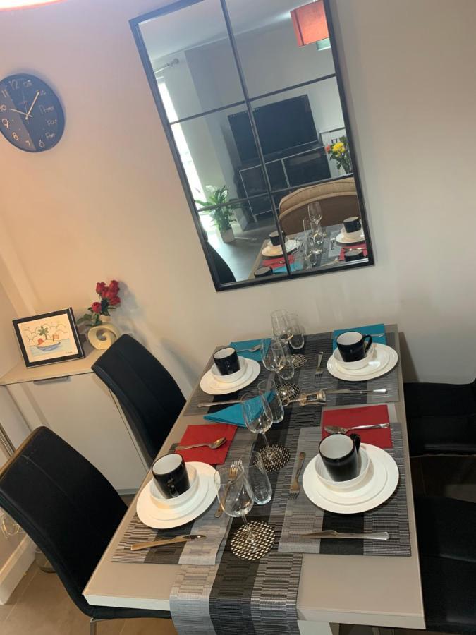 Aqua Dreams - Serviced Luxury Modern Belfast City Centre 2 Bed Apartment Eksteriør billede