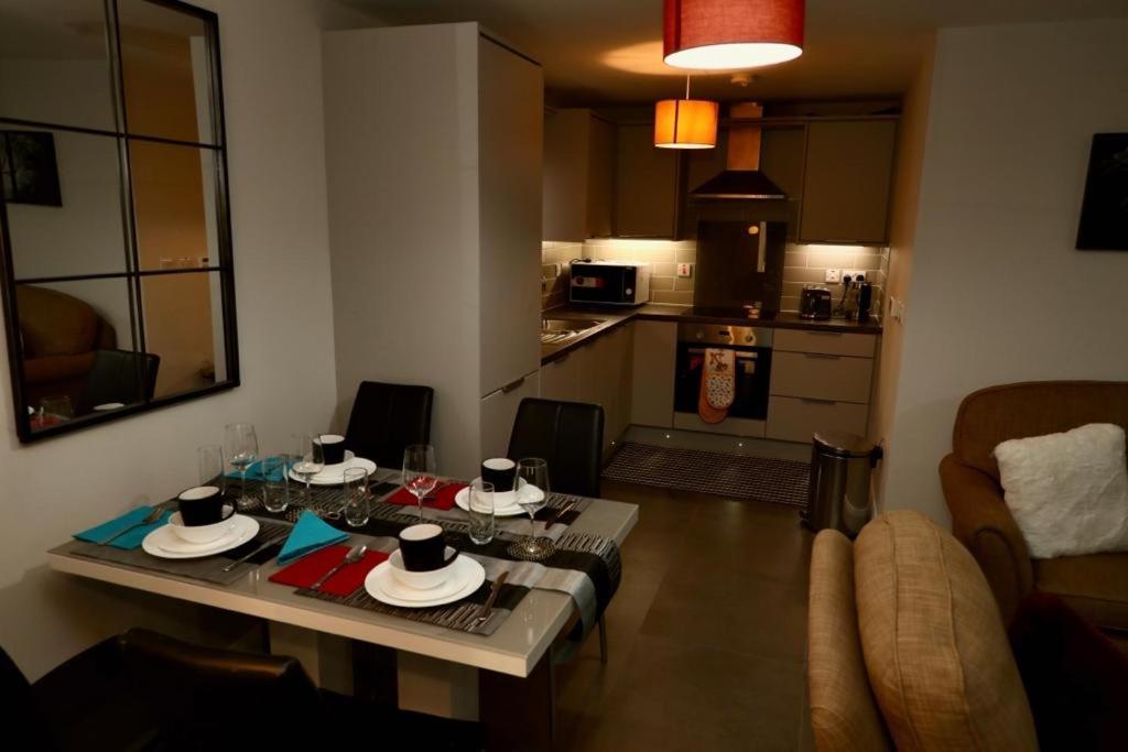 Aqua Dreams - Serviced Luxury Modern Belfast City Centre 2 Bed Apartment Eksteriør billede