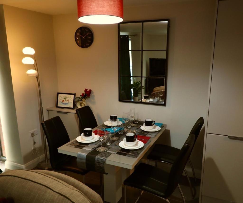 Aqua Dreams - Serviced Luxury Modern Belfast City Centre 2 Bed Apartment Eksteriør billede